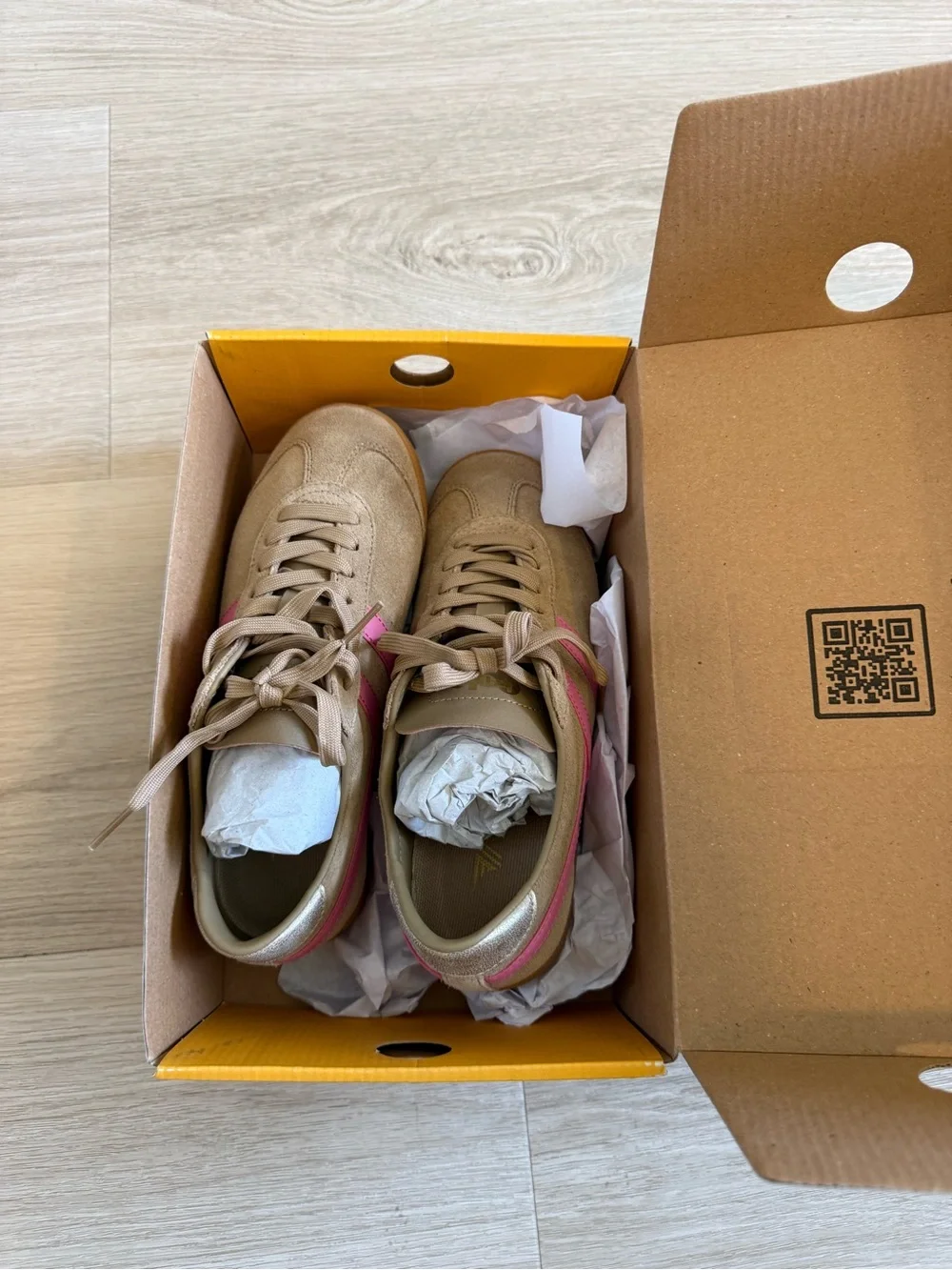 Gola Women's Tan Sneakers with Pink Stripes